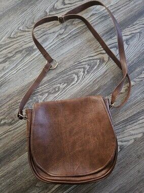 BYTAVI Brown Leather Crossbody Bag